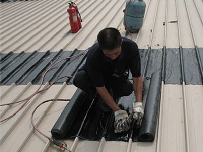北京朝阳防水公司：如何修补屋顶裂缝：如何选择家庭防水材料
